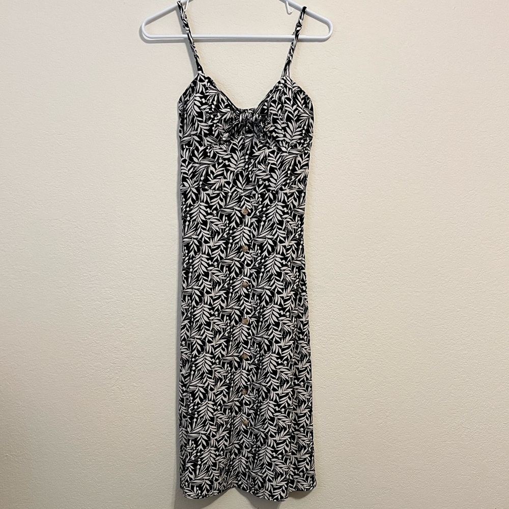 As U Wish Black and White Leaf Print Midi Dress Button Detail - Size Medium